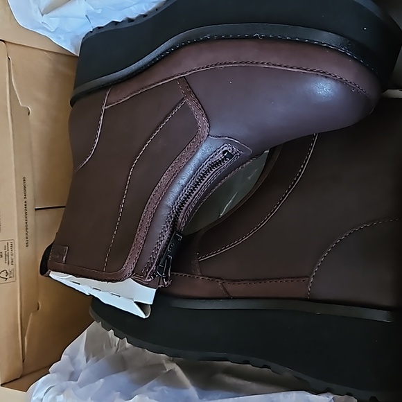 Ugg boots brown leather NWT - Picture 6 of 8